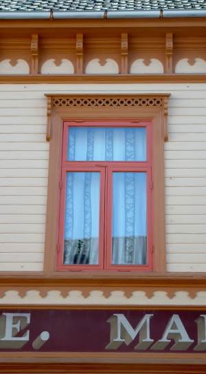 Detalj av vindu i sveitserstil<br />Foto: Ivar Ole Iversen