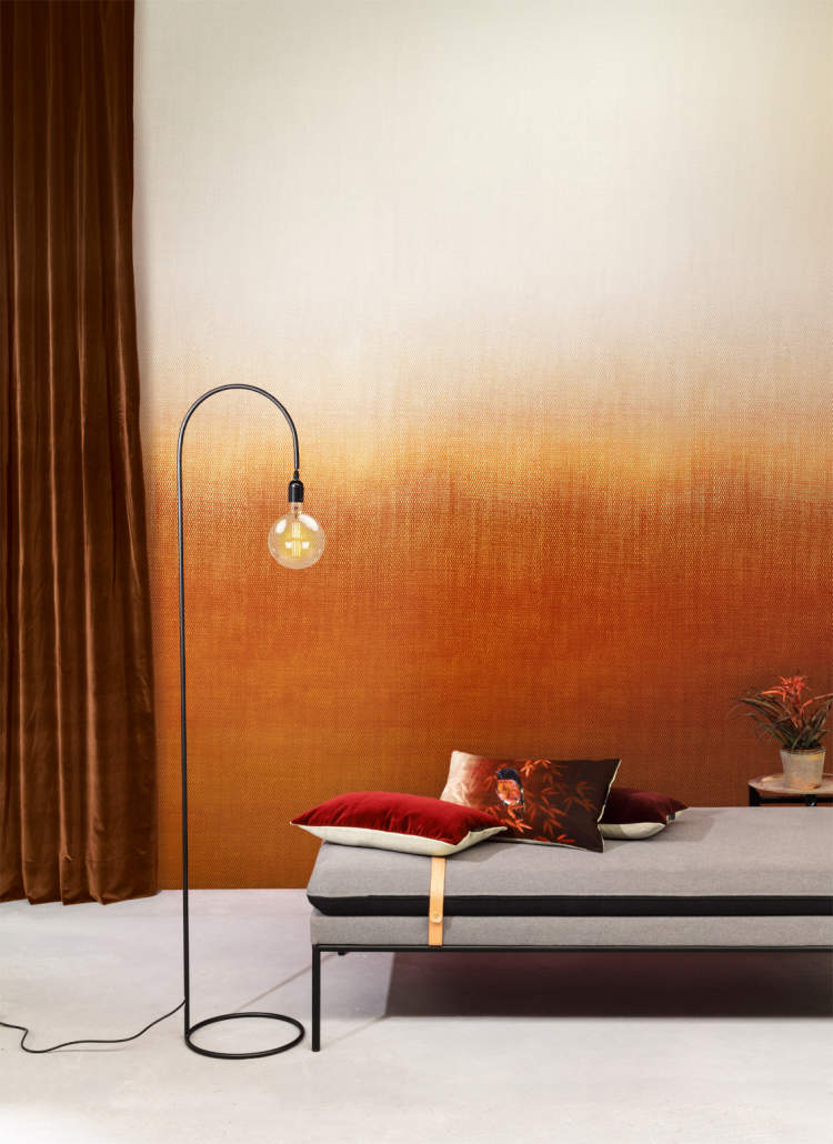 Tapet med linstruktur og fargegradering i orange og gult.