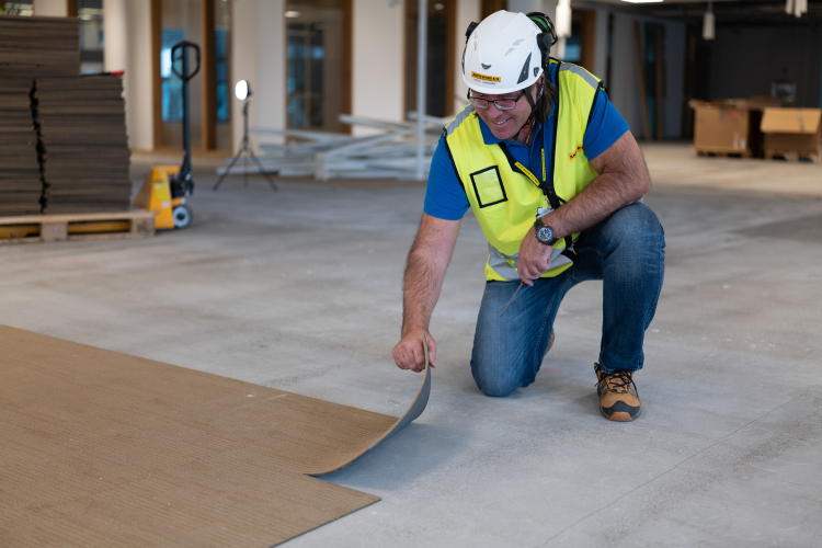 Kjetil Johansen returnerer teppefliser