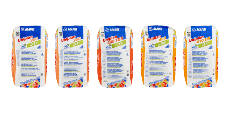 fem sekker med avrettingsmasse 