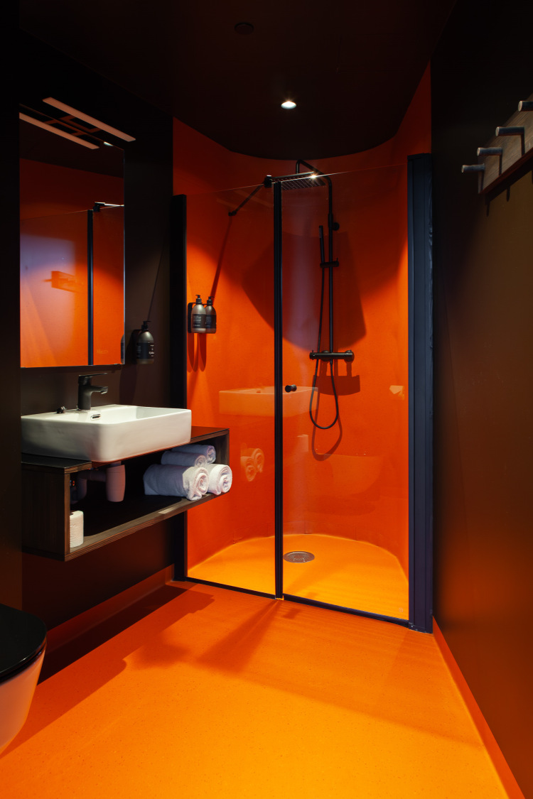 Palettone Cayenne fra Polyflor på Elva Hotell i Voss